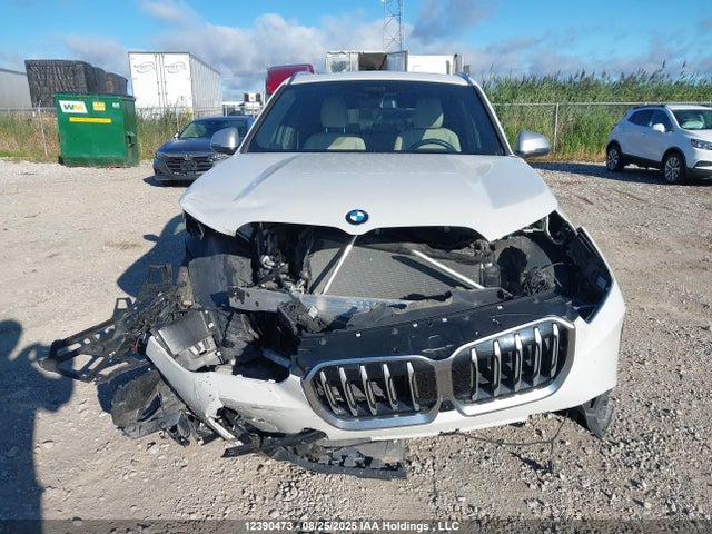 BMW X1 2023 WBX73EF04P5W67342 Image 13