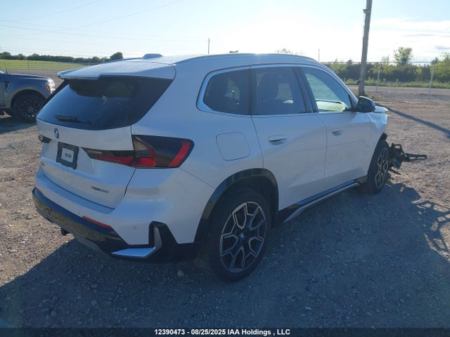 BMW X1 2023 WBX73EF04P5W67342 Image 4