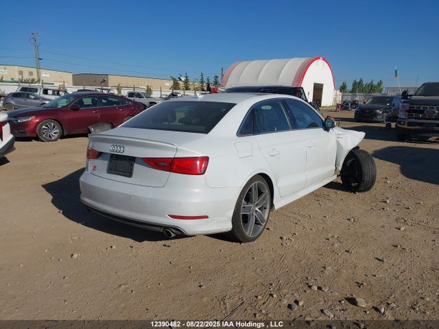 WAUKFRFF4F1067904 Audi 2015