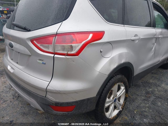 1FMCU9GX5EUD39924 Ford 2014