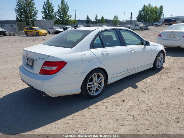 Mercedes-Benz 2014 2014 WDDGF8AB4EG164299 Image 4