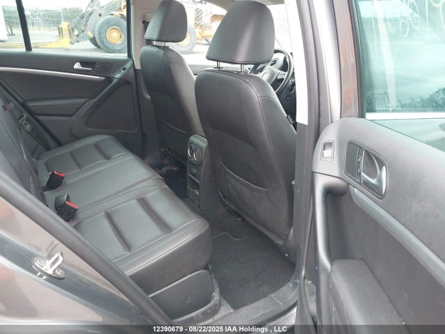 WVGMV7AX9HK040001 Volkswagen Tiguan