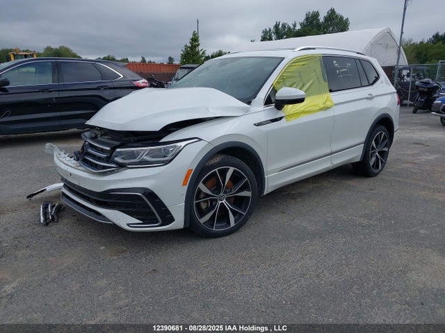 3VV4B7AX4NM136783 Volkswagen Tiguan