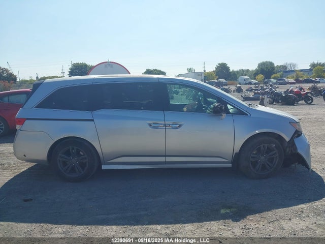 2015 Honda Odyssey Touring მანქანა იყიდება აუქციონზე, vin: 5FNRL5H93FB503353, აუქციონის ნომერი: 12390691