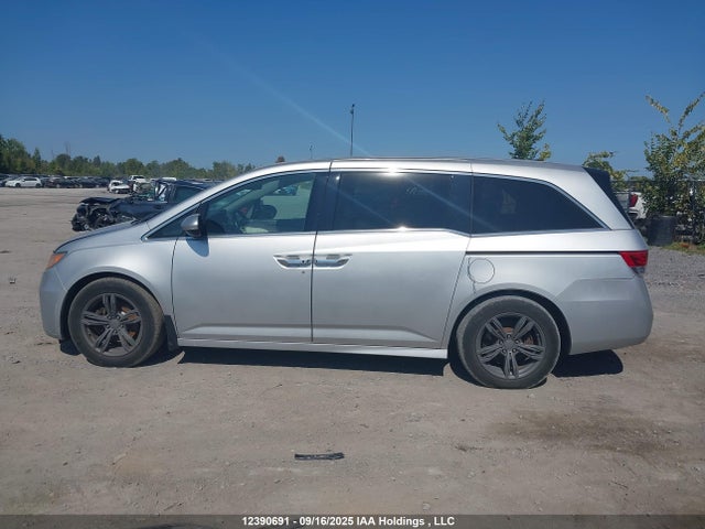 2015 Honda Odyssey Touring მანქანა იყიდება აუქციონზე, vin: 5FNRL5H93FB503353, აუქციონის ნომერი: 12390691