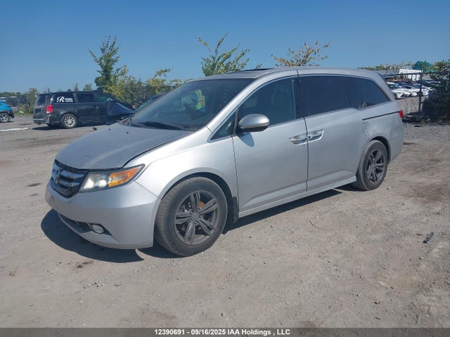 2015 Honda Odyssey Touring მანქანა იყიდება აუქციონზე, vin: 5FNRL5H93FB503353, აუქციონის ნომერი: 12390691