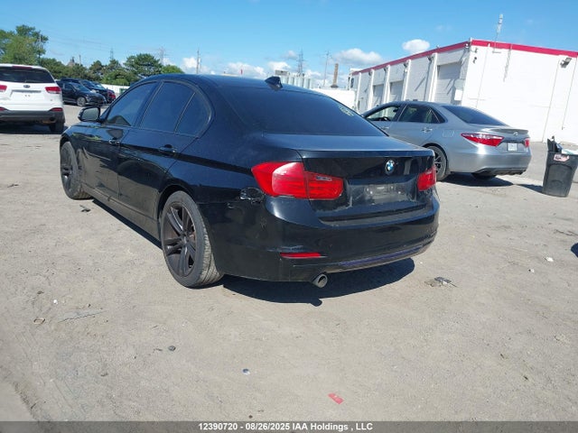 BMW 320i 2014 WBA3C3C50EP662461 Image 3