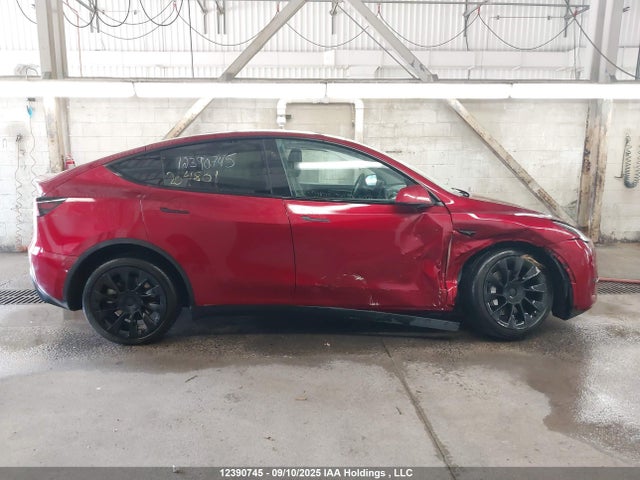 Tesla Model Y 2024 7SAYGDEE6RF204801 Image 13