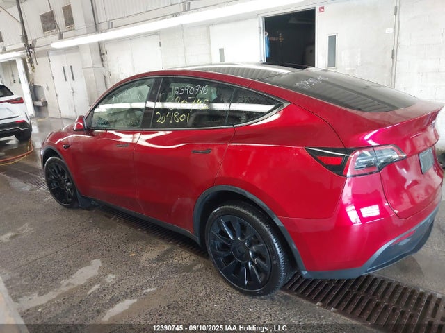 Tesla Model Y 2024 7SAYGDEE6RF204801 Image 14