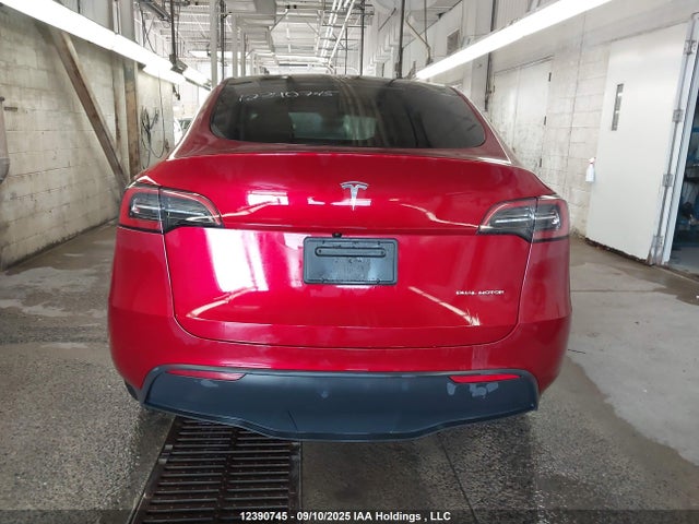 Tesla Model Y 2024 7SAYGDEE6RF204801 Image 16