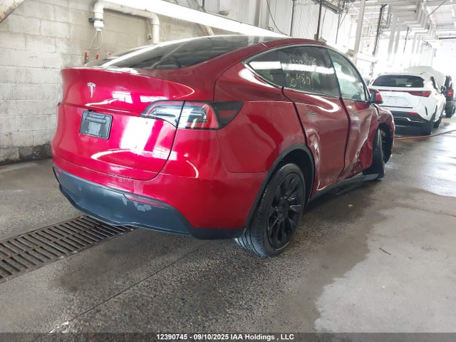 Tesla Model Y 2024 7SAYGDEE6RF204801 Image 4