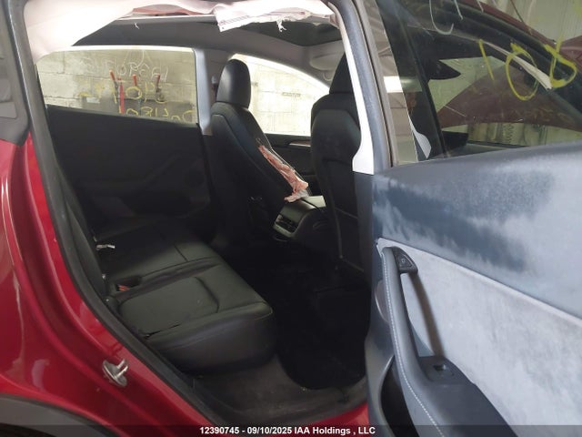 Tesla Model Y 2024 7SAYGDEE6RF204801 Image 8