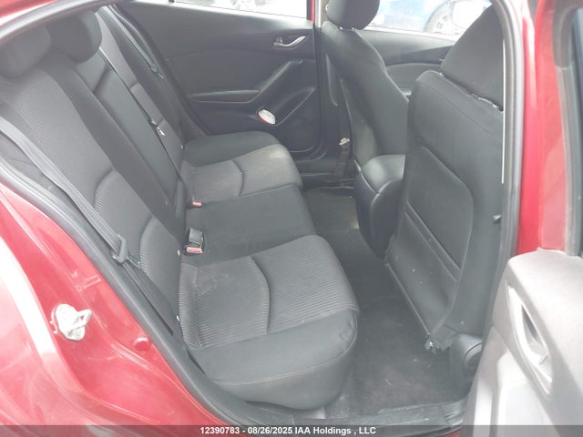 3MZBM1L72FM208122 Mazda pe