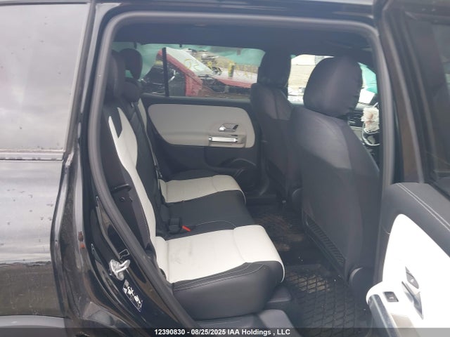 W1N4M4HB8MW108218 Mercedes-Benz m260