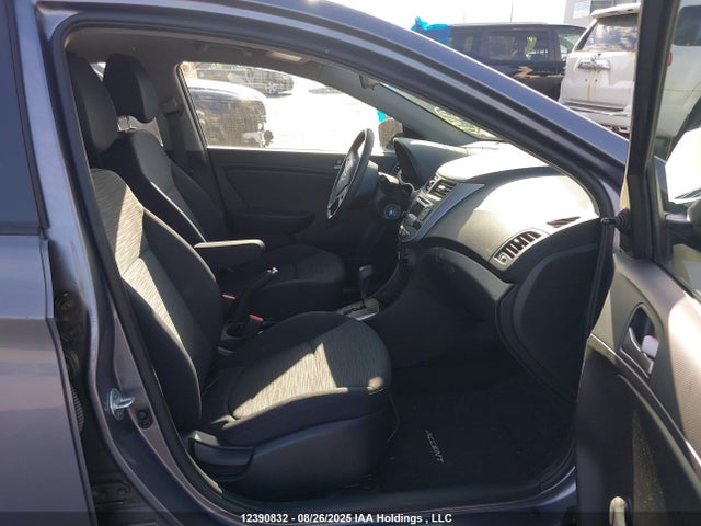 KMHCT5AE9HU318050 Hyundai Accent