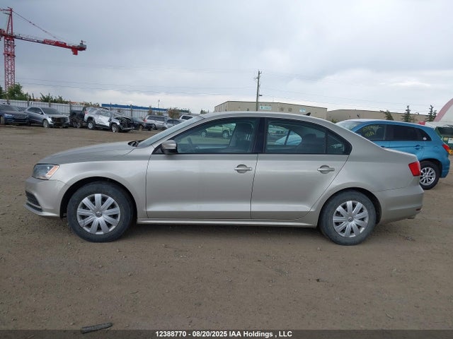 3VW2K7AJ2FM331037 Volkswagen 2015