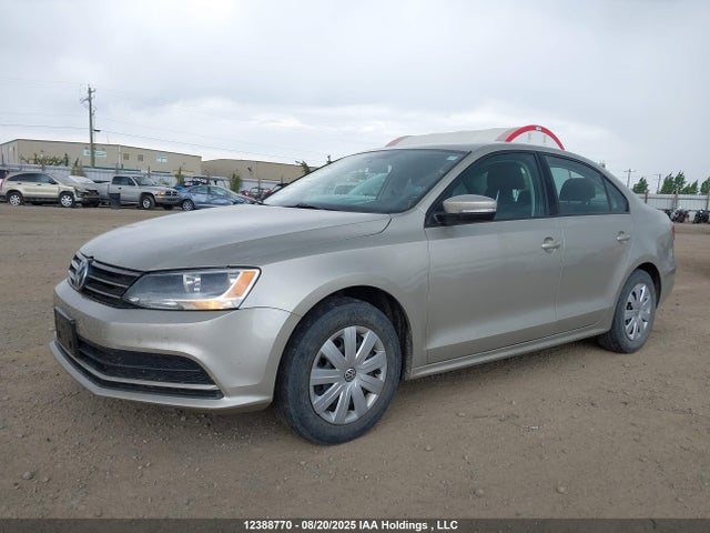 3VW2K7AJ2FM331037 Volkswagen 2015