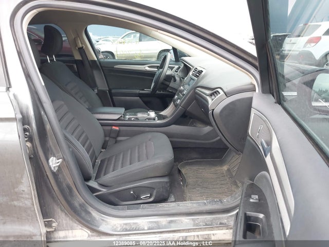 3FA6P0H76HR261318 Ford 2017