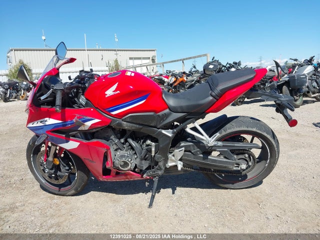 MLHRH1565S5100228 Honda CBR650 R