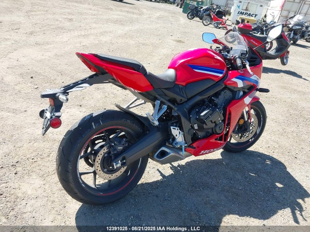 MLHRH1565S5100228 Honda CBR650 R