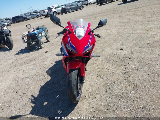 MLHRH1565S5100228 Honda CBR650 R