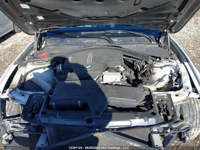 WBA3C3C5XEF985373 BMW 320i