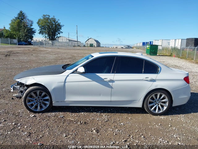 WBA3C3C5XEF985373 BMW 320i