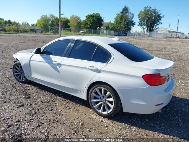 WBA3C3C5XEF985373 BMW 320i
