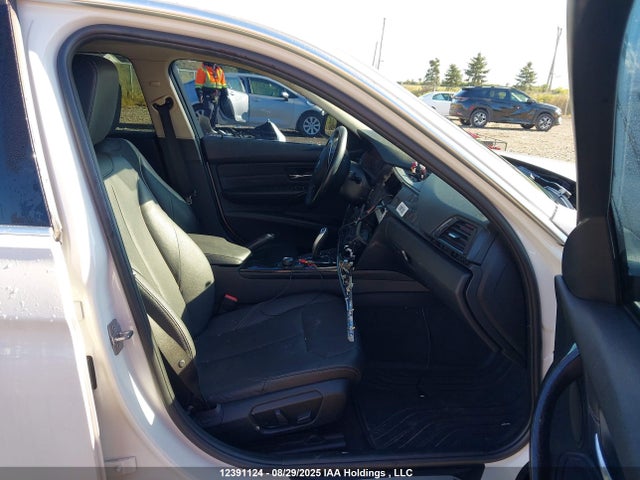 WBA3C3C5XEF985373 BMW 320i