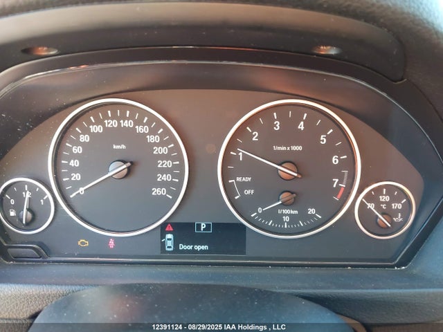 WBA3C3C5XEF985373 BMW 320i