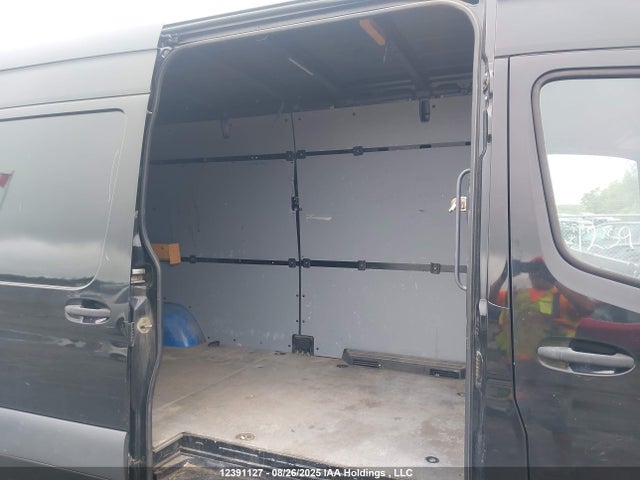 WD3BF1CD1KP097130 Mercedes-Benz om 642 with brake assist
