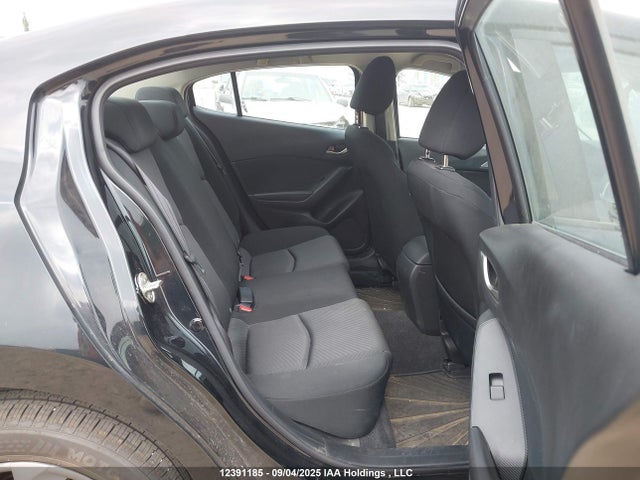JM1BN1U71H1116823 Mazda pe
