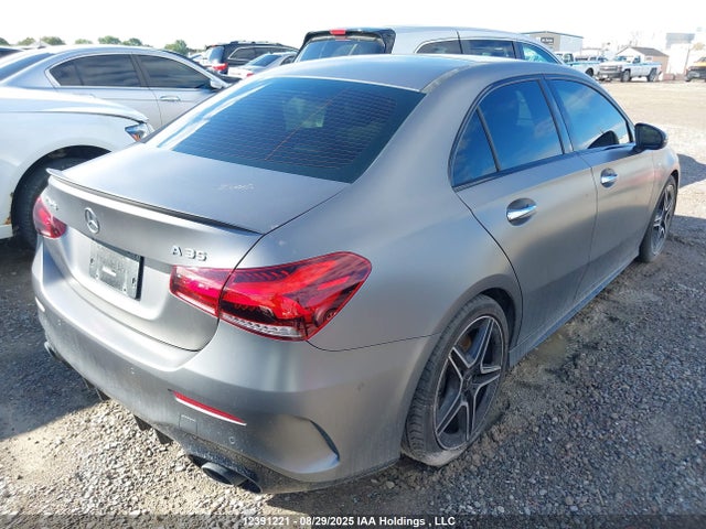 W1K3G5BB7NJ352598 Mercedes-Benz m260