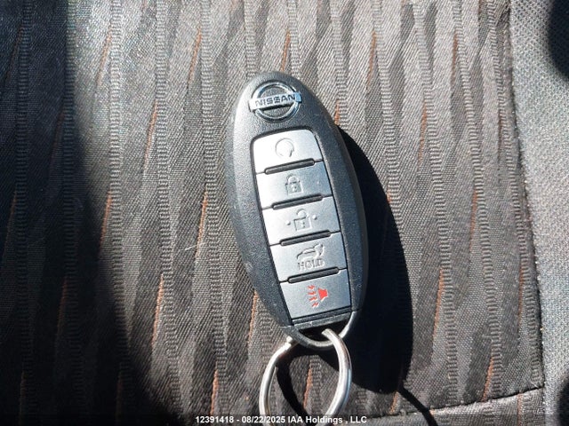 5N1AT2MV1HC766385 Nissan 2017