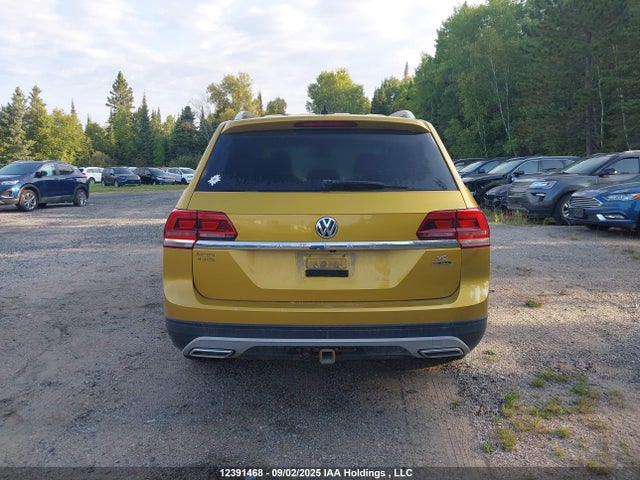 Volkswagen fsi 2018 1V2HR2CA6JC506648 Image 16