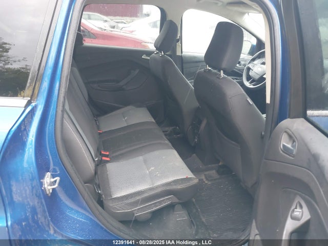 1FMCU0GD4KUB39856 Ford ESCAPE SE