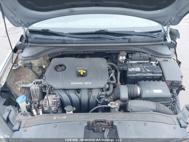 Hyundai Elantra 2017 5NPD74LF9HH117238 Image 10