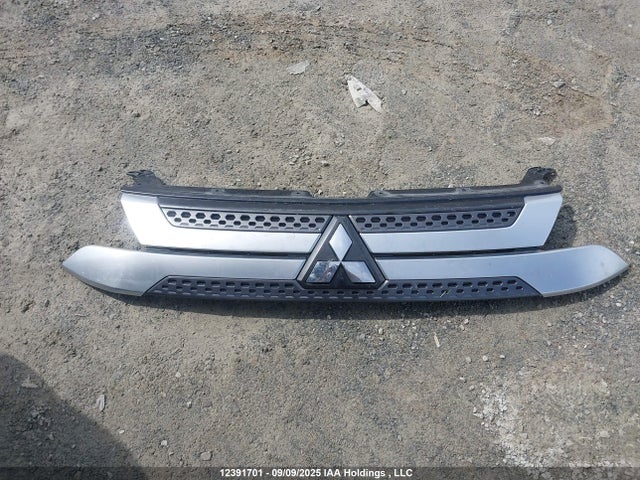 JA4AZ2A32KZ604222 Mitsubishi Outlander Es