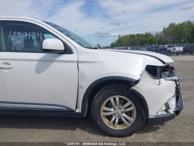 JA4AZ2A32KZ604222 Mitsubishi Outlander Es