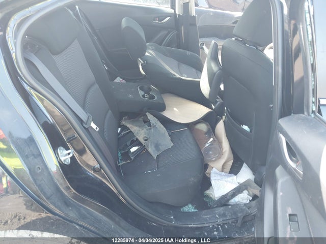 3MZBM1L75FM209989 Mazda pe