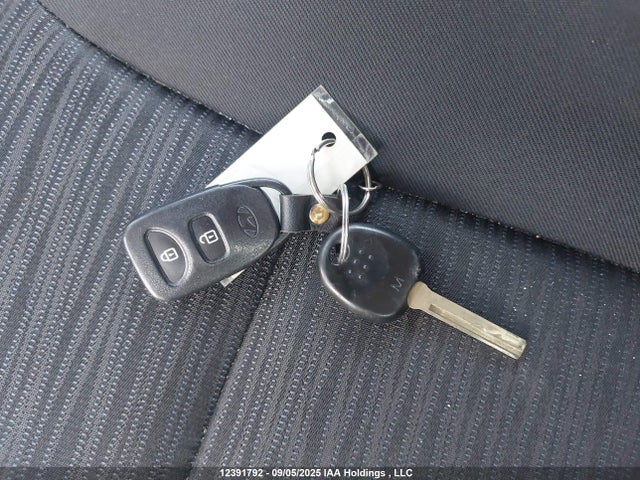 KMHCT5AEXHU352658 Hyundai 2017