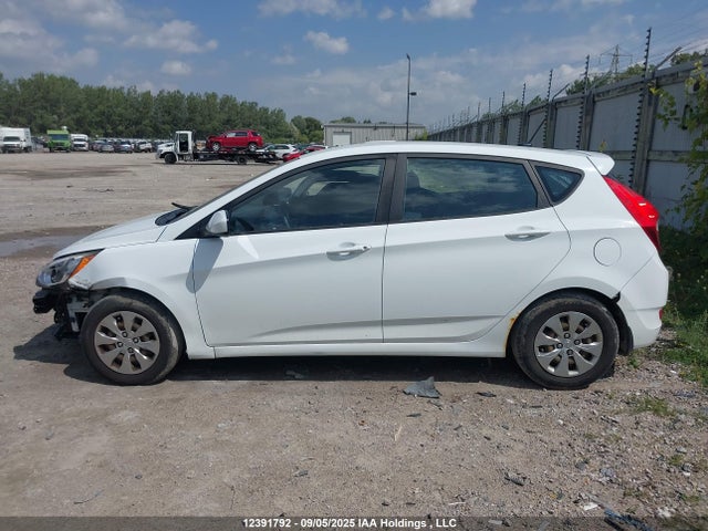 KMHCT5AEXHU352658 Hyundai 2017
