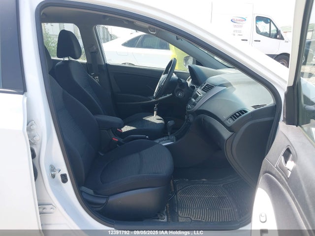 KMHCT5AEXHU352658 Hyundai 2017