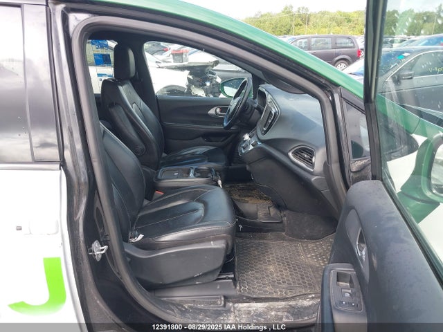 2C4RC1L71LR151131 Chrysler Pacifica