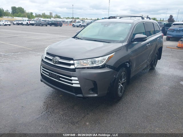 Toyota 2gr-fks 2017 5TDBZRFH5HS409281 Image 2
