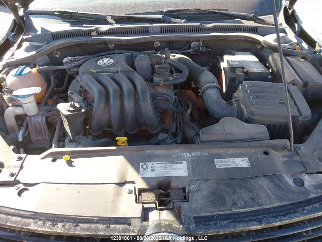 3VW2K7AJ1EM351326 Volkswagen Jetta