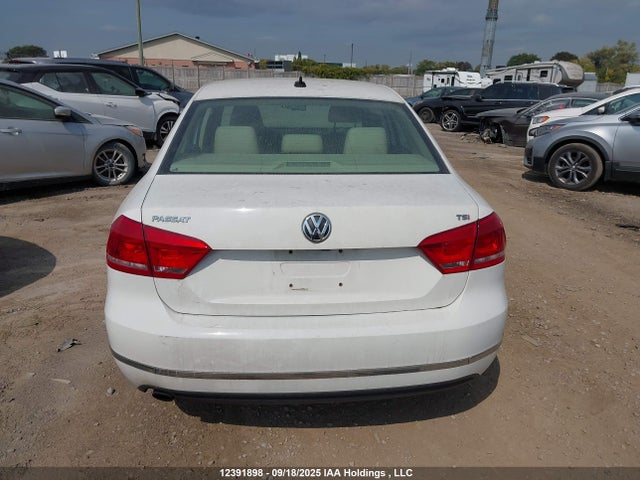 Volkswagen Passat 2014 1VWCS7A39EC103719 Image 17