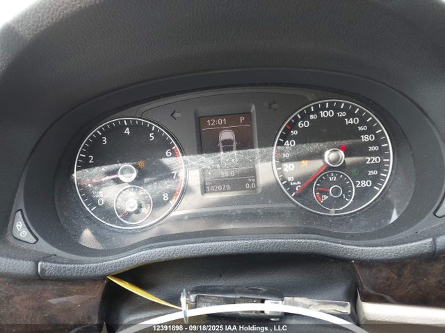 Volkswagen Passat 2014 1VWCS7A39EC103719 Image 7