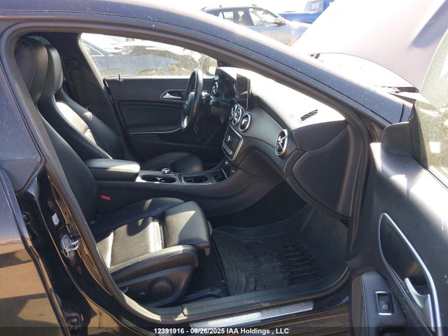 WDDSJ4GB5JN663241 Mercedes-Benz CLA-Class