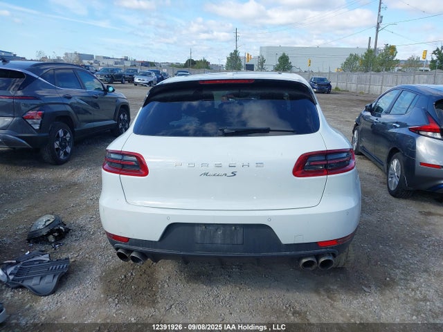 Porsche Macan 2015 WP1AB2A53FLB43440 Image 17